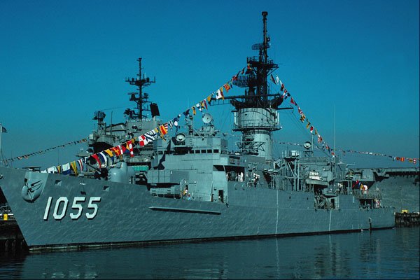 795037 FF1055 USS Hepburn Fully Dressed, San Diego Naval Station, U.S.A. A4 Photo Print