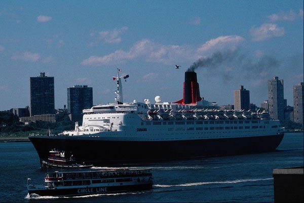 795066 RMS Queen Elizabeth II , Ocean Liner A4 Photo Print