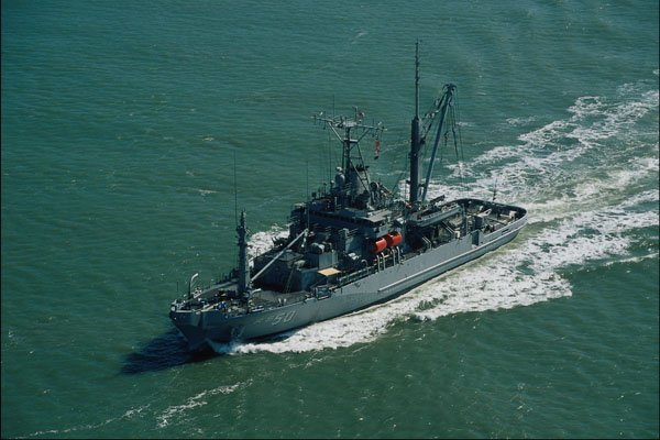 796070 USS Safeguard , Deep Sea Salvage Ship A4 Photo Print