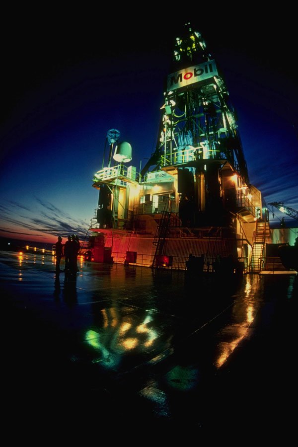 799018 Oil Rig A4 Photo Print