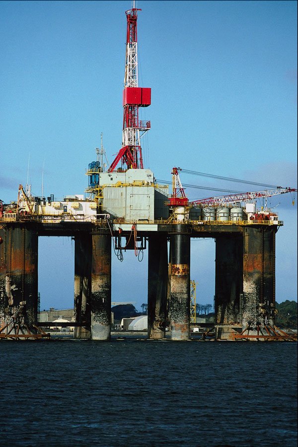 799061 Oil Rig At Crommarty A4 Photo Print