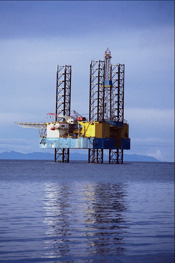 799093 Drilling Platform, Punta Arenas, Chile A4 Photo Print
