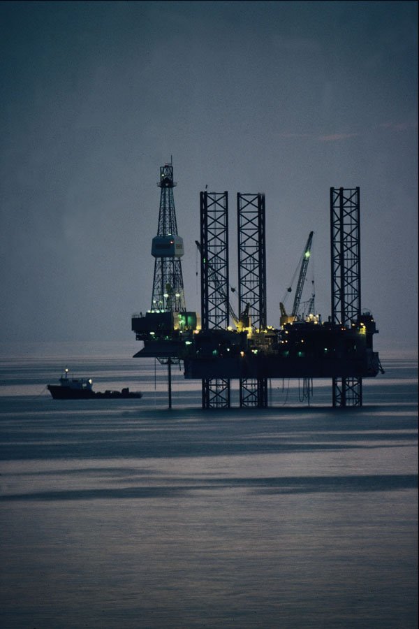 801027 Oil Rig, Santa Barbara, California, U.S.A. A4 Photo Print