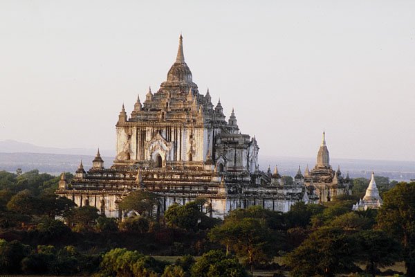 804024 Thatbyinnyu Temple, Pagan, Myanmar A4 Photo Print