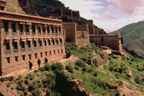 807095 Gompa Walls And Windows, Tibet, China A4 Photo Print
