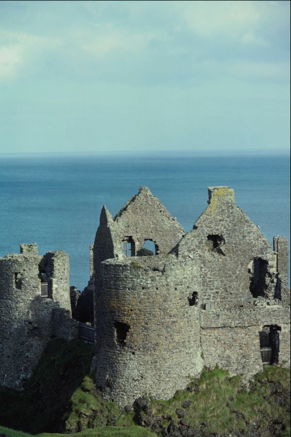 808017 Dunluce Castle, Northern Ireland A4 Photo Print