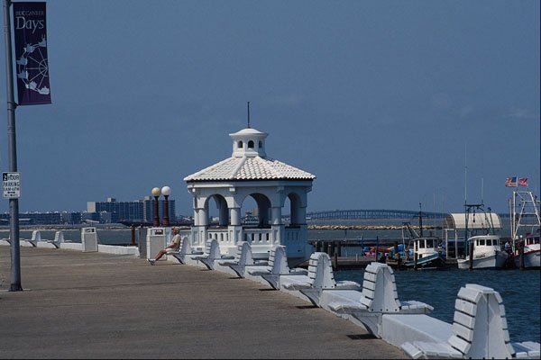 809013 Seaside Promenade, Southern Texas, U.S.A. A4 Photo Print