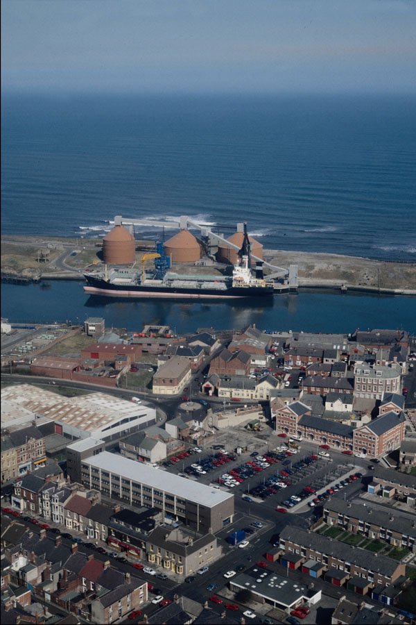 809074 Aluminum Bauxite Bulk Carrier Unloading At Blyth Harbor, Northumberland, U.K. A4 Photo Print