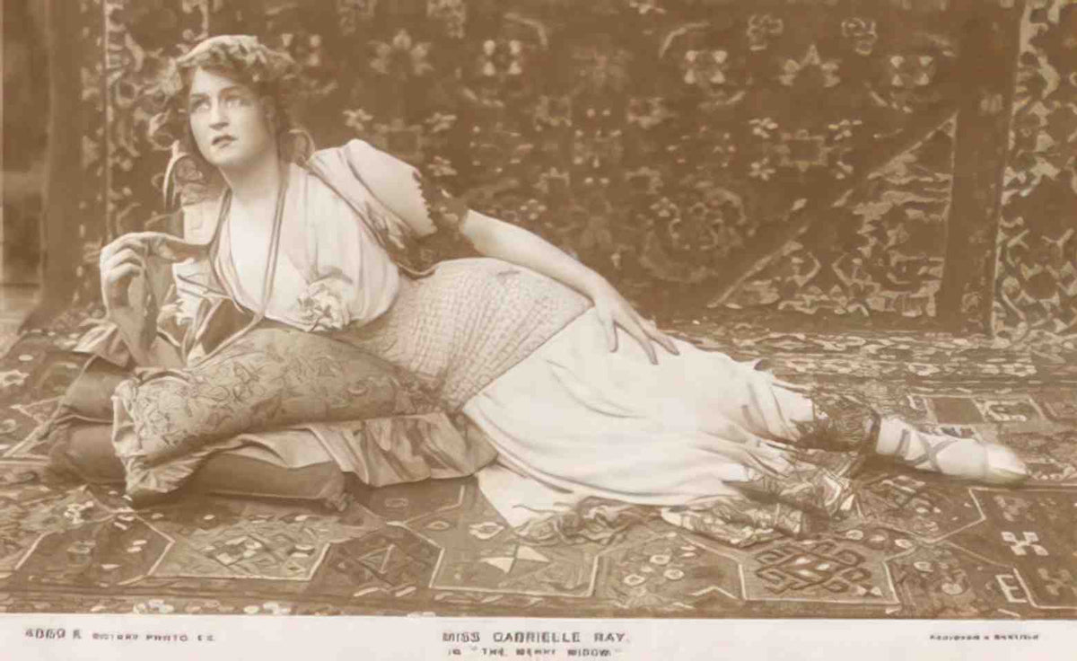 Actress Gabrielle Ray in the Merry Widow Vintage A4 Photo Print