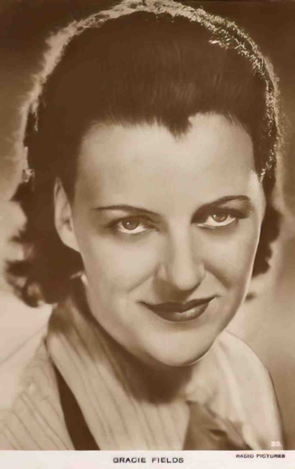 Actress Gracie Fields Radio Pictures Vintage A4 Photo Print