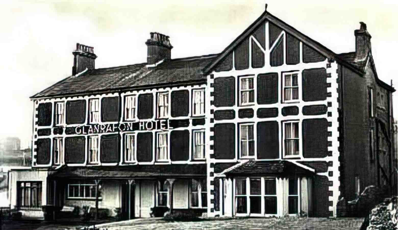 Anglesey Benllech Glanrafon Hotel Vintage A4 Photo Print