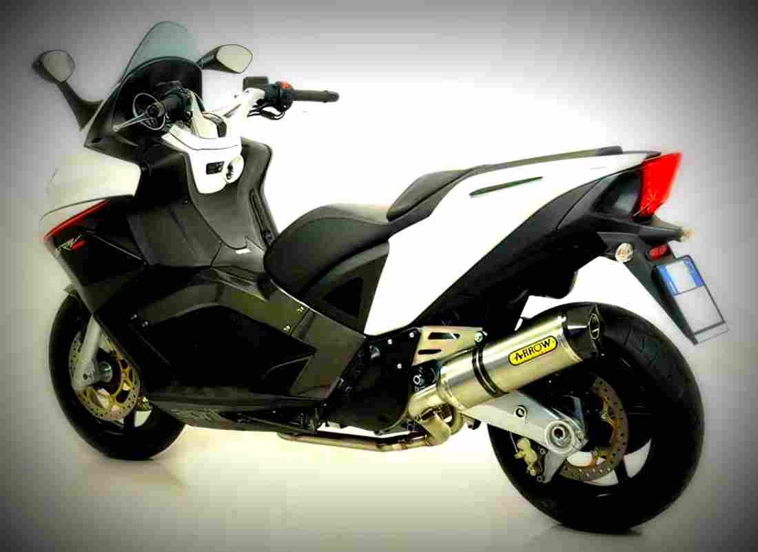 Aprilia SRV 850 2017 4 motorbike A4 Photo Print