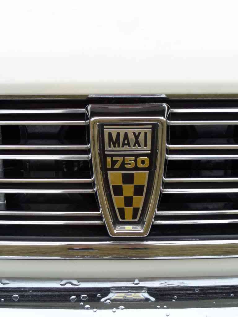 Austin Maxi 1750 Boot Bonnet 2641 A4 Photo Print