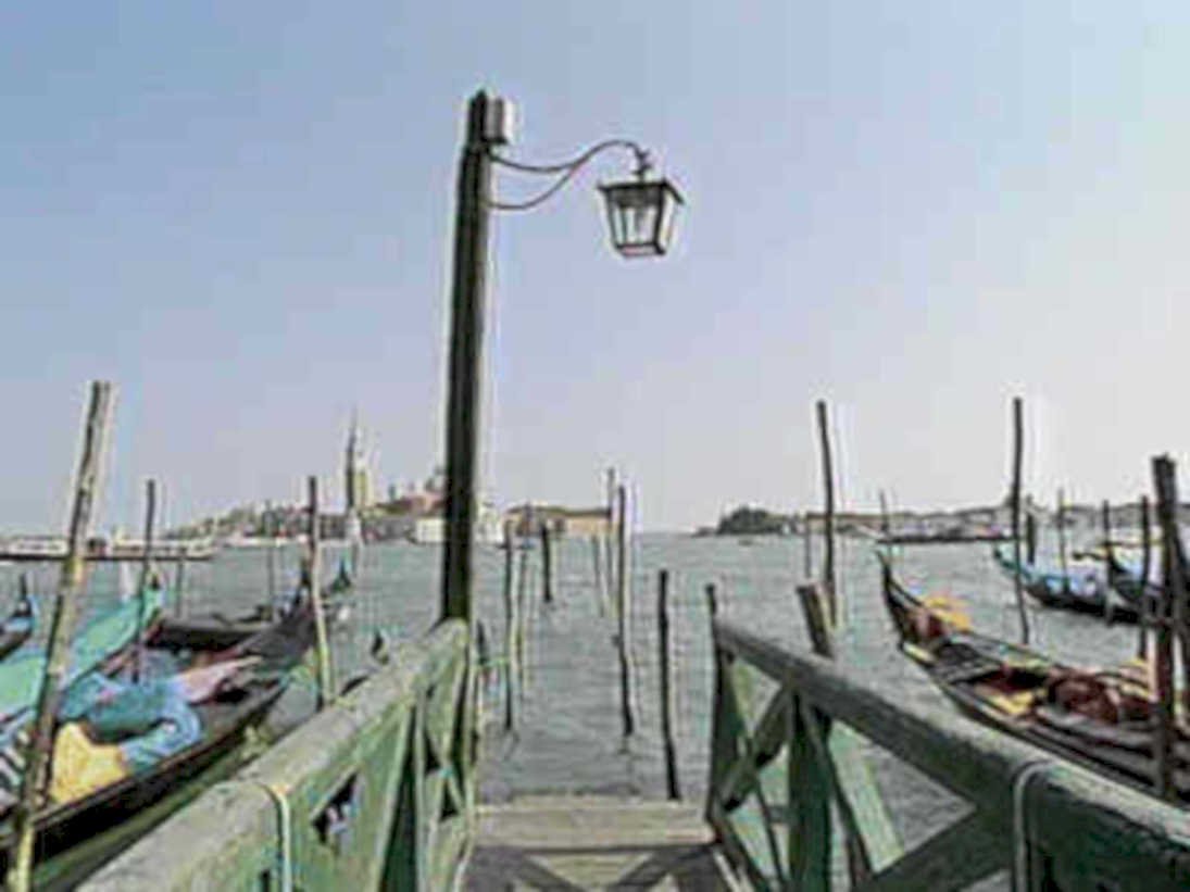 B303661980s 1990s A4 Photo Print