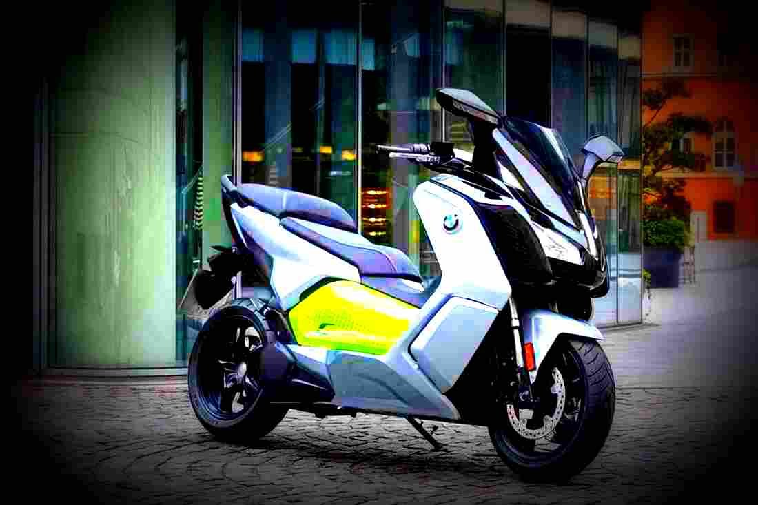 BMW C Evolution 2018 2 motorbike A4 Photo Print