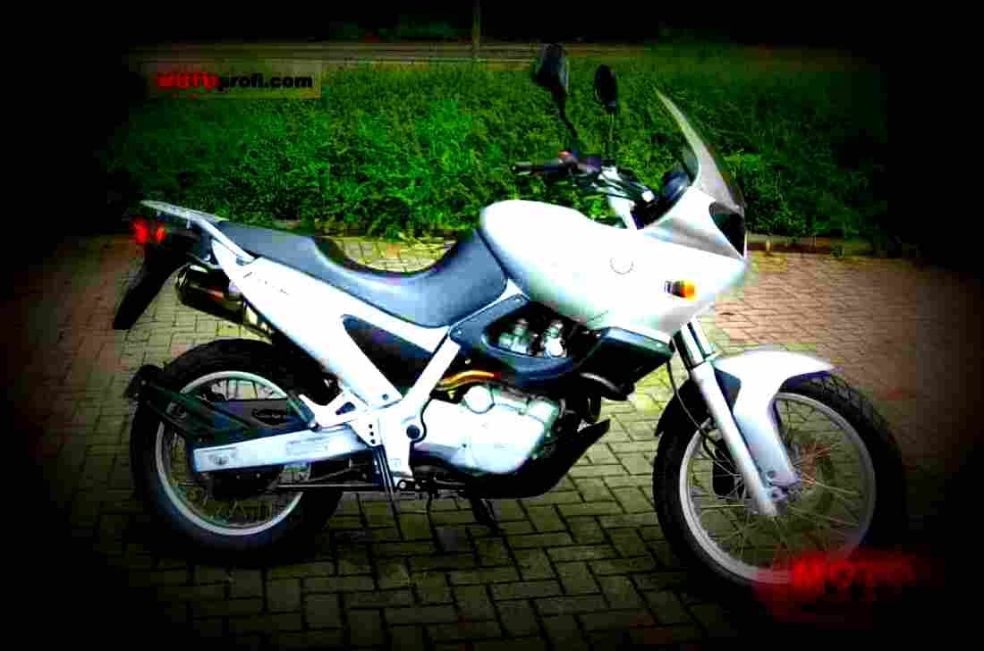 BMW F 650 2000 1 motorbike A4 Photo Print