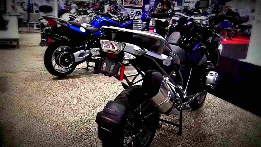 BMW R 1200 GS TE Exclusive 2018 3 motorbike A4 Photo Print