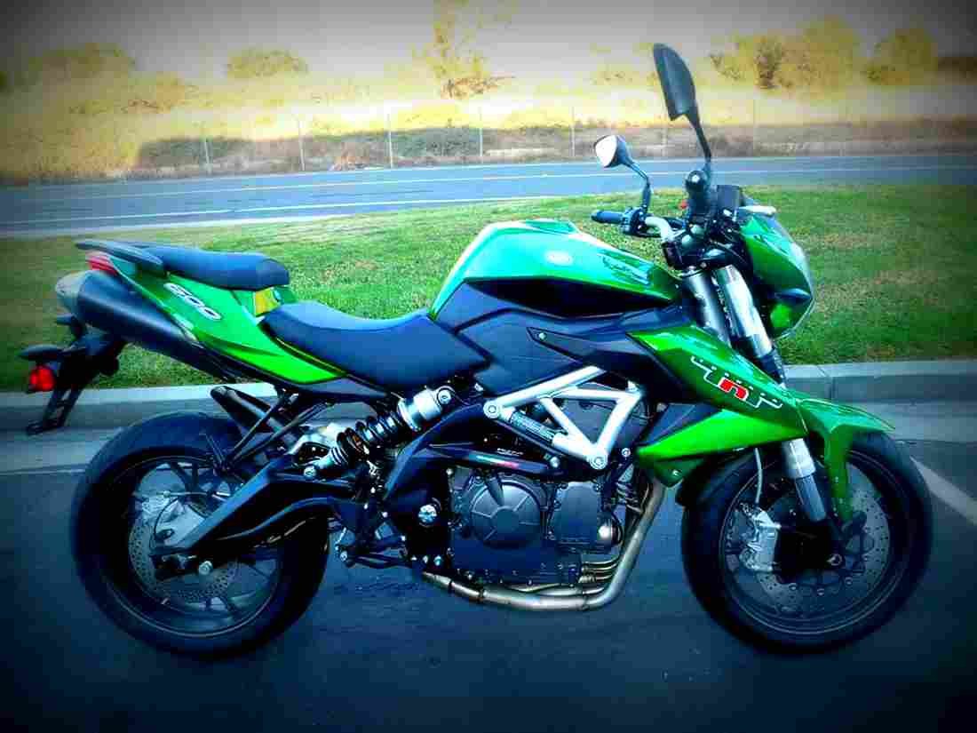 Benelli TNT 600 2017 3 motorbike A4 Photo Print