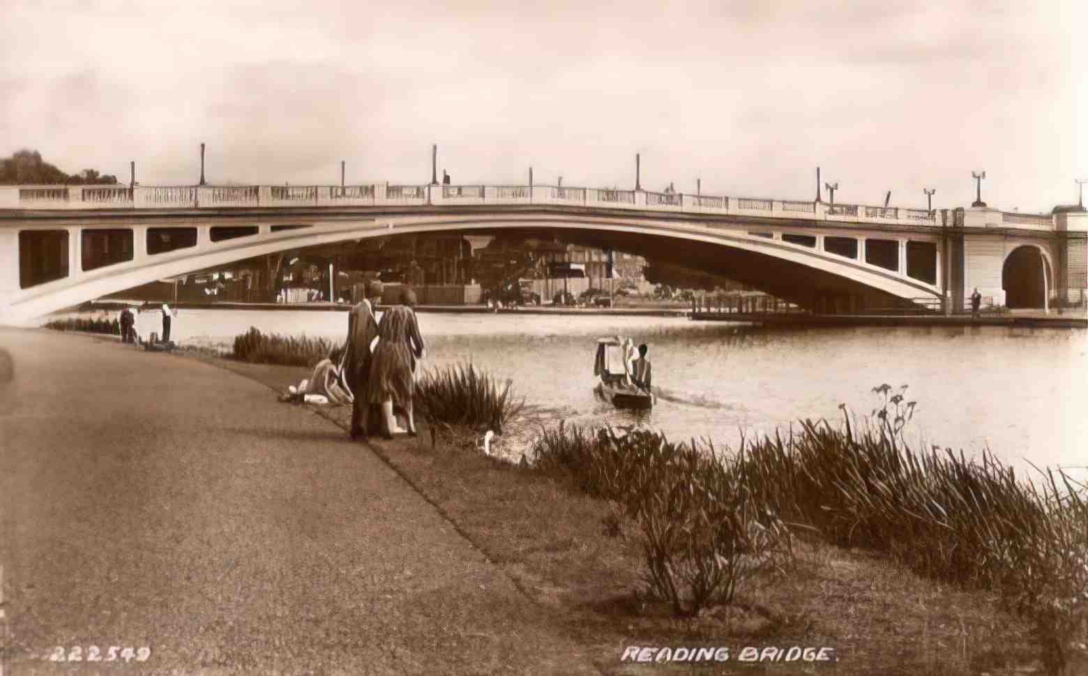 Berkshire Reading Bridge 1940s Vintage A4 Photo Print