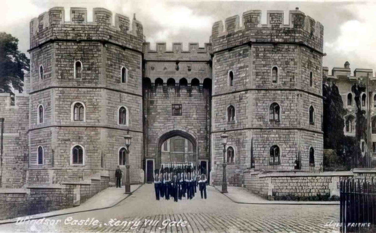 Berkshire Windsor Castle Henry VIIs Gate Vintage A4 Photo Print