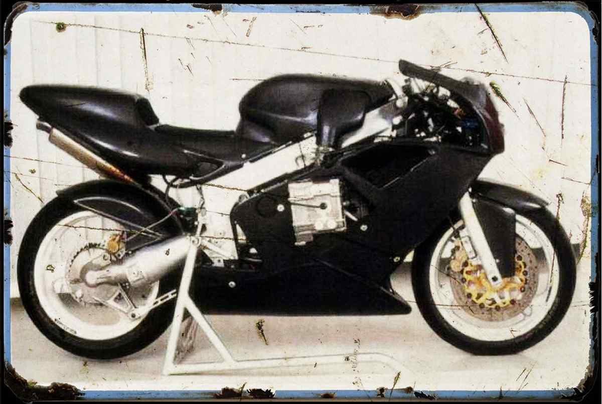 Bmw R1 Prototyper aged A4 Photo Print