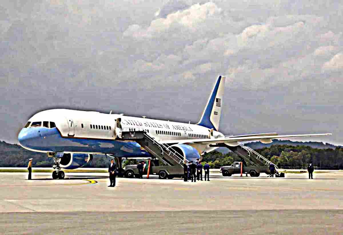 Boeing 757 4 (2) Military A4 Photo Print