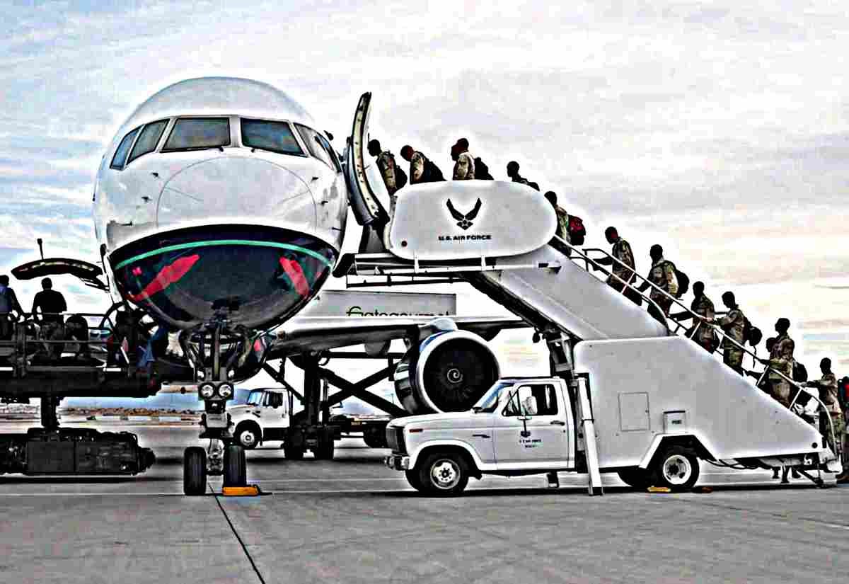Boeing 757 7 (2) Military A4 Photo Print