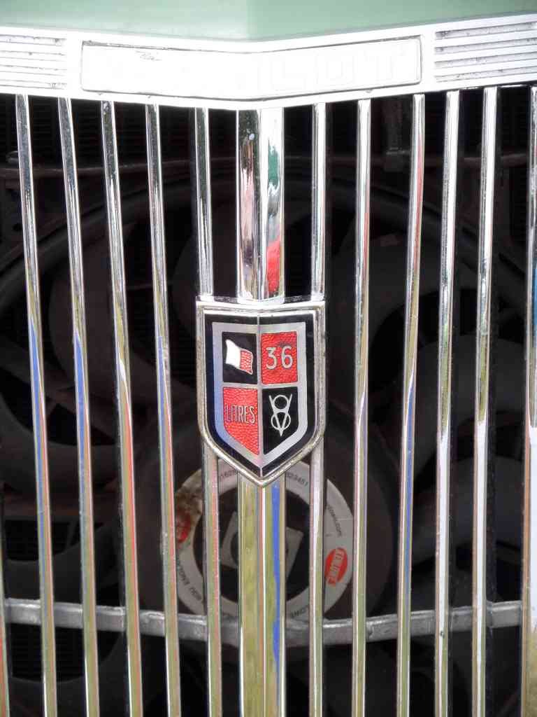 Bonnet Grille Boot 2723 A4 Photo Print