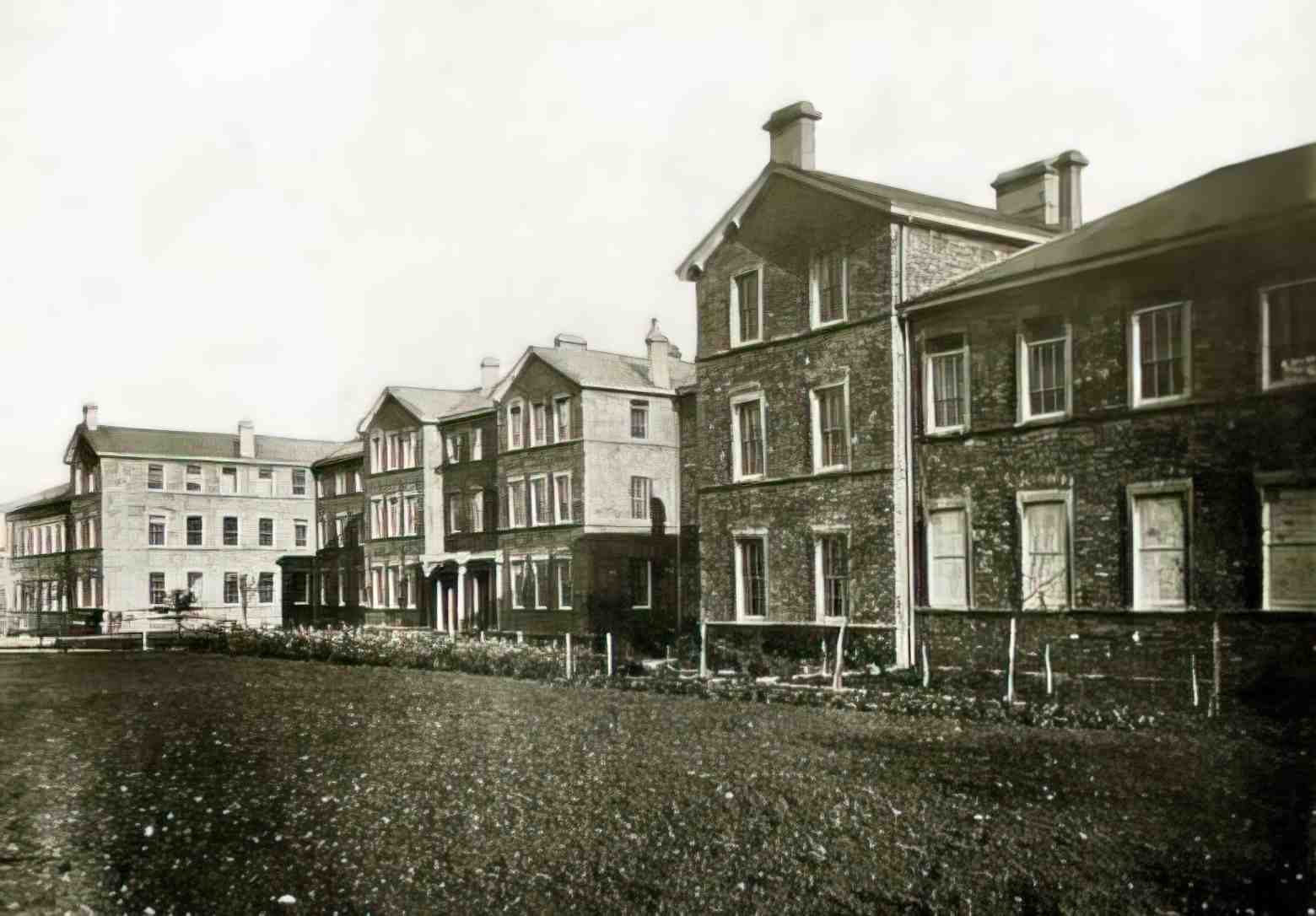 Bristol Bristol Mullers Orphan Houses Vintage A4 Photo Print