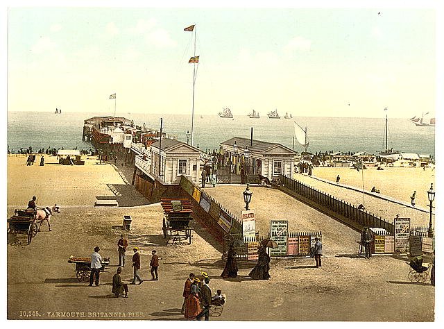 Britannia Pier Yarmouth Vintage A4 Photo Print
