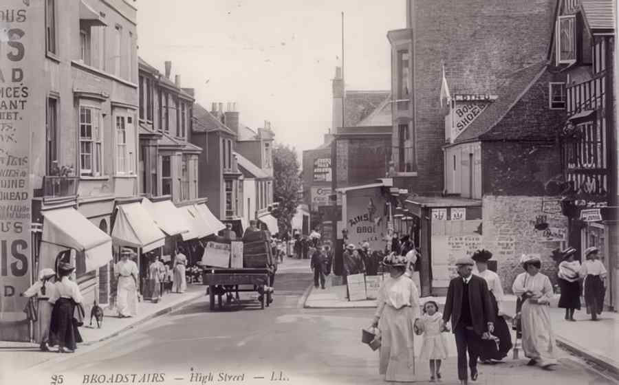 Broadstairs High St Vintage A4 Photo Print
