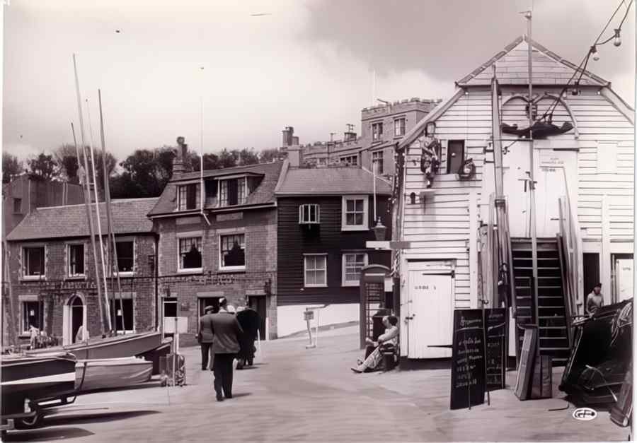 Broadstairs Jetty Vintage A4 Photo Print