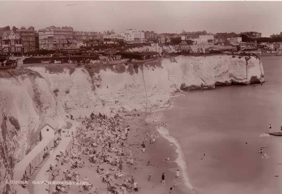 Broadstairs Louisa Gap 2 Vintage A4 Photo Print