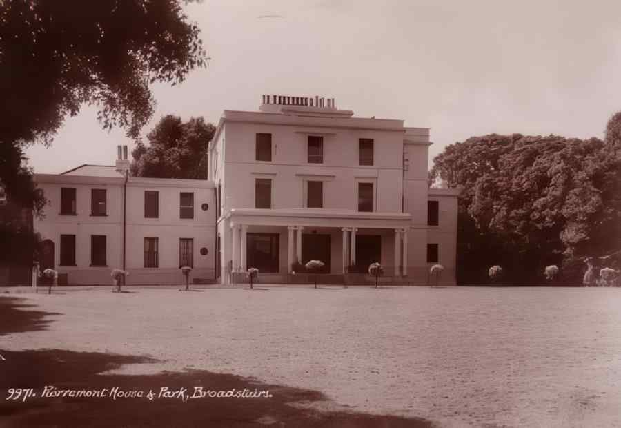 Broadstairs Peirremont House Vintage A4 Photo Print