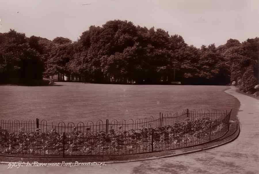 Broadstairs Peirremont Parks Vintage A4 Photo Print