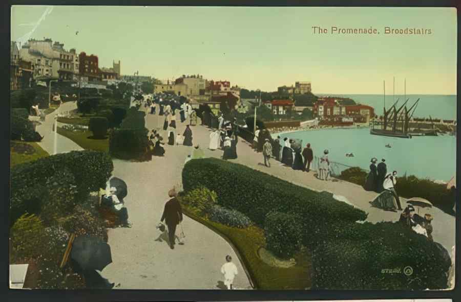 Broadstairs Prom Vintage A4 Photo Print