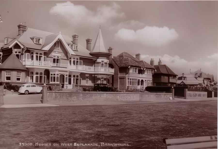 Broadstairs West Esplanade Vintage A4 Photo Print