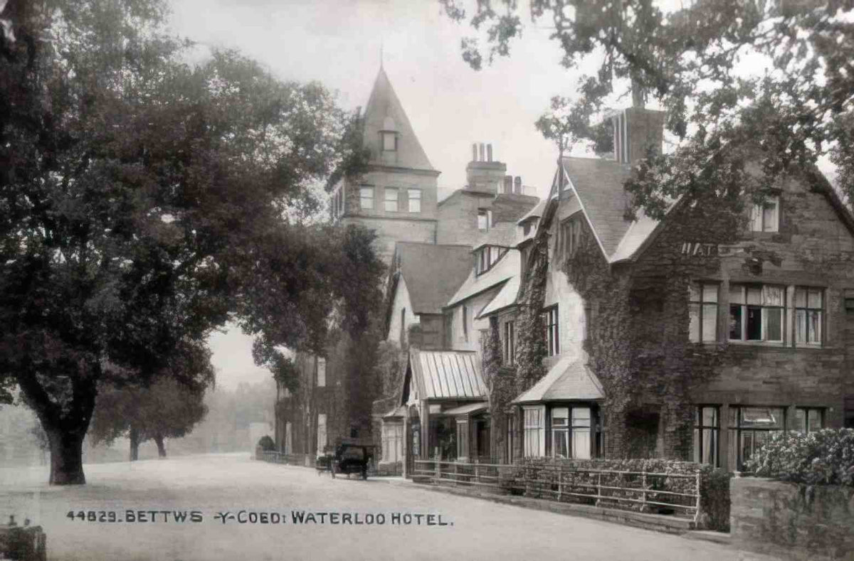 Caernarfonshire Betws y Coed Waterloo Hotel 12110099 Vintage A4 Photo Print