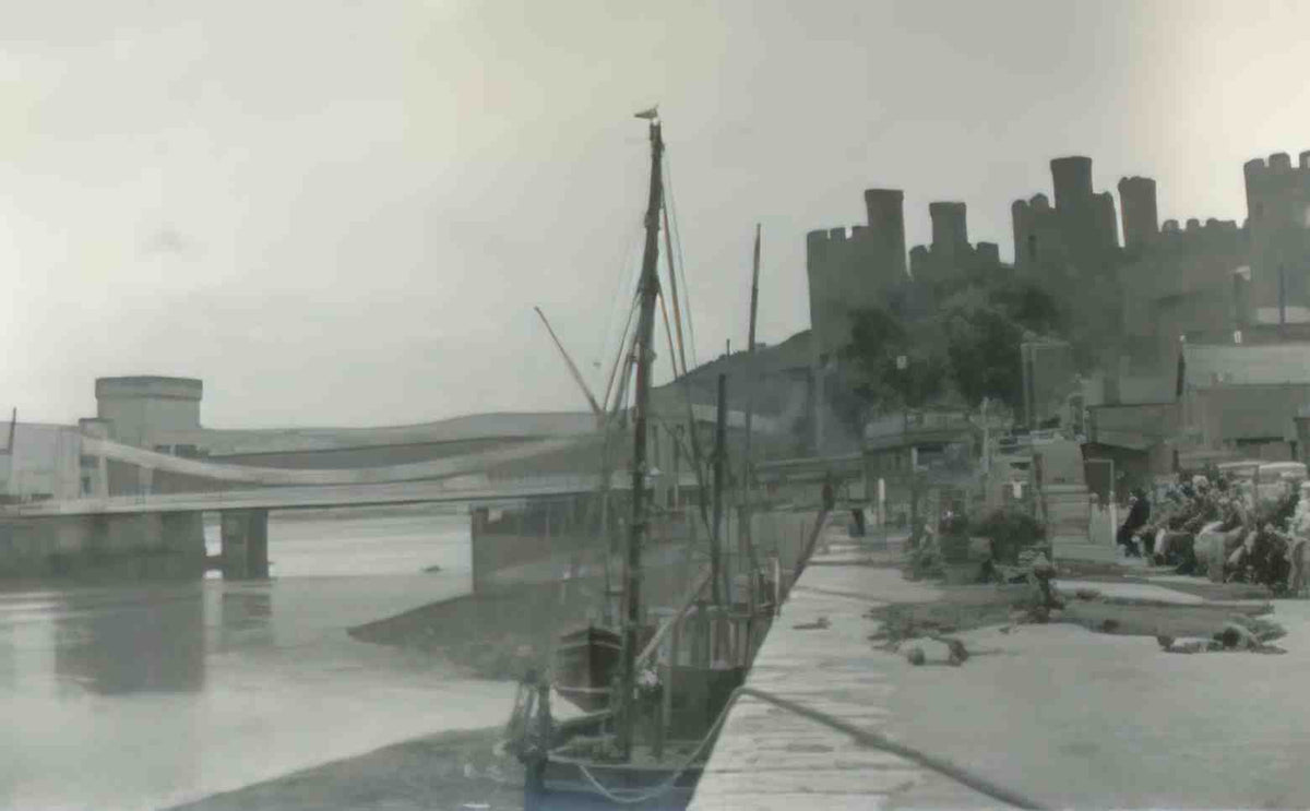 Caernarfonshire Conway Pier and Castle Picture Vintage A4 Photo Print