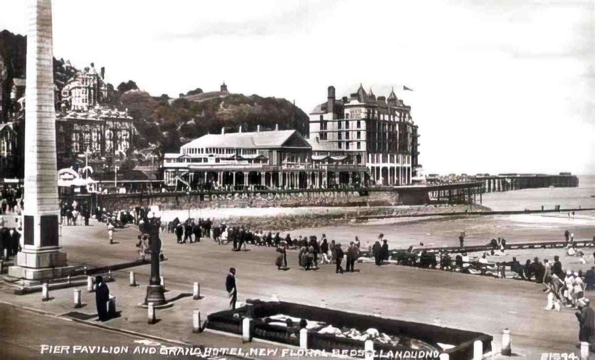 Caernarfonshire Llandudno Front 1930s Vintage A4 Photo Print