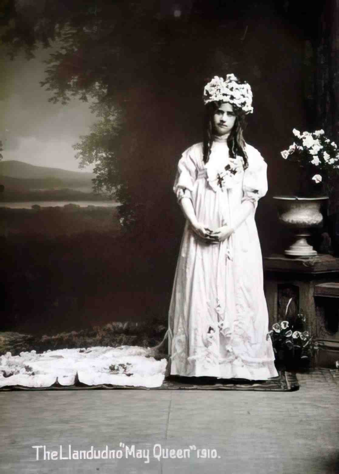 Caernarfonshire Llandudno May Queen 1910 Vintage A4 Photo Print