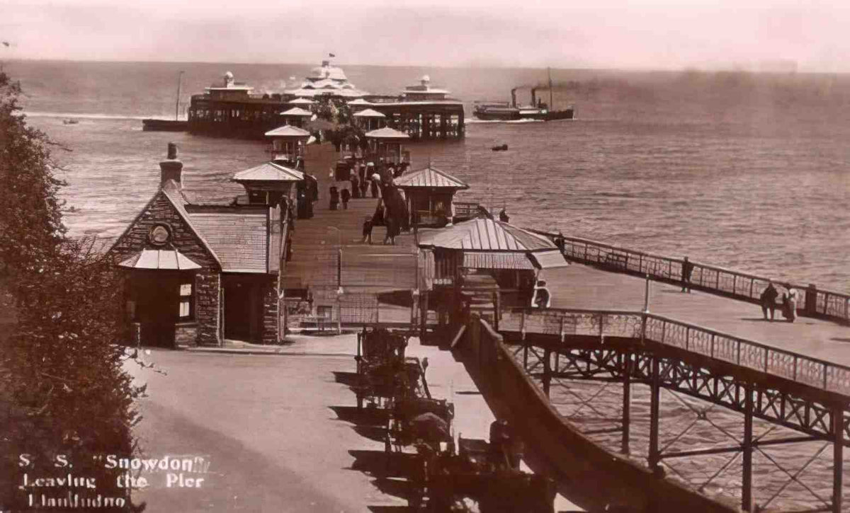 Caernarfonshire Llandudno SS Snowdon leaving the Pier Vintage A4 Photo Print