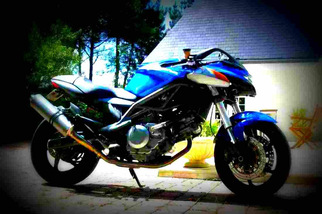 Cagiva V Raptor 650 2002 2 motorbike A4 Photo Print