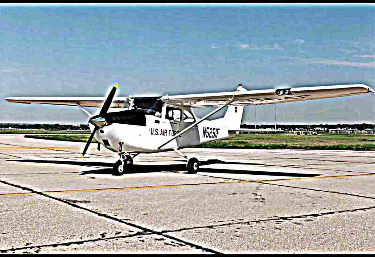 Cessna 172 2 (2) Military A4 Photo Print