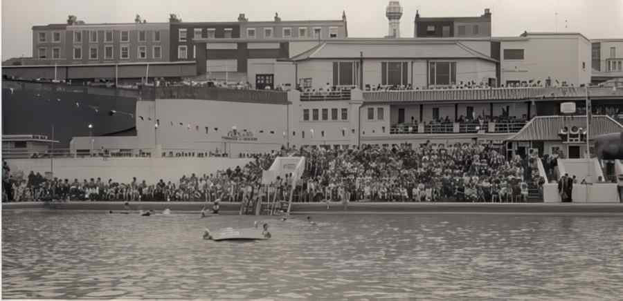 Cliftonville Lido 5 Vintage A4 Photo Print