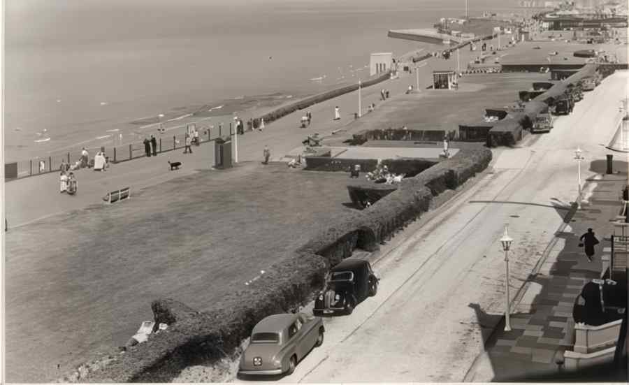 Cliftonville Queens Prom Vintage A4 Photo Print
