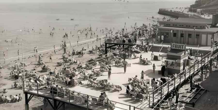 Cliftonville Walpole Bay Vintage A4 Photo Print