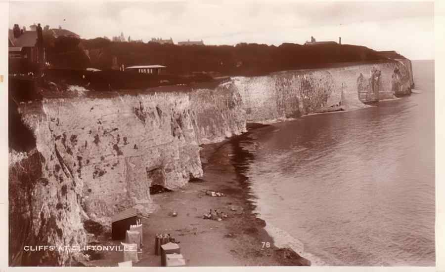 Cliftonvilles 012 Vintage A4 Photo Print