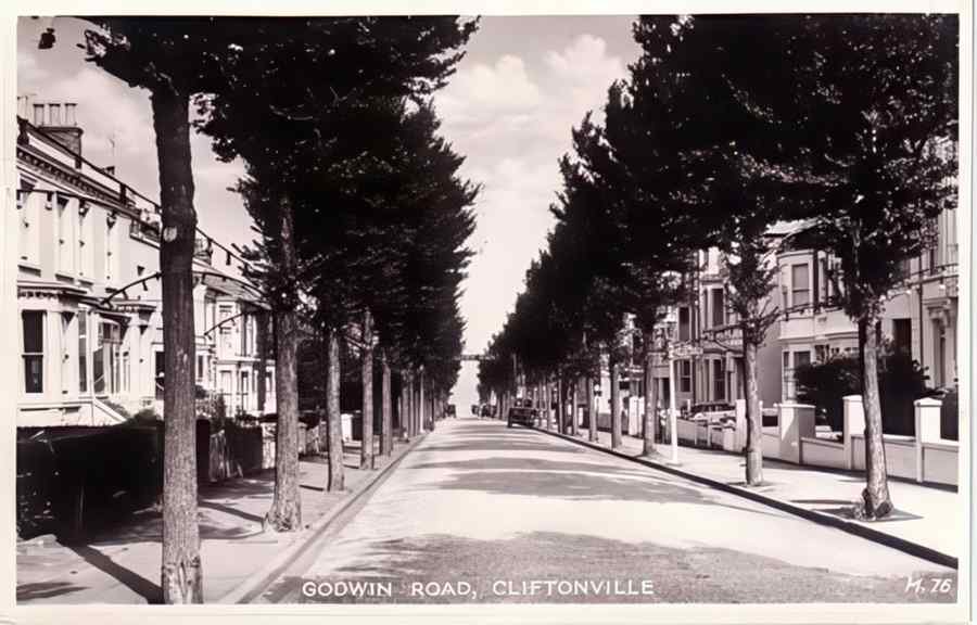Cliftonvilles 032 Vintage A4 Photo Print
