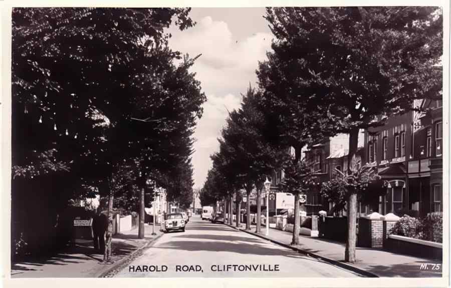 Cliftonvilles 034 Vintage A4 Photo Print